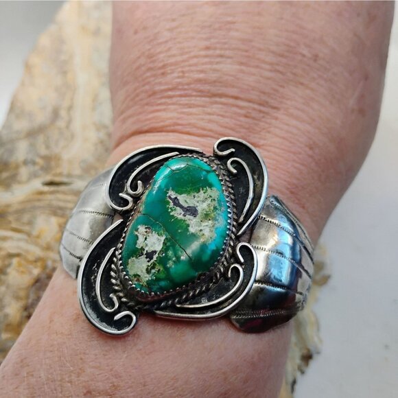 Vtg Native Navajo Sterling Silver Green Turquoise Cuff Bracelet wAdjustable Band - Picture 6 of 11